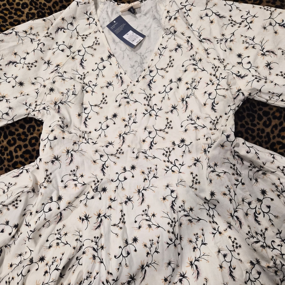 Universal Thread White Floral Dress